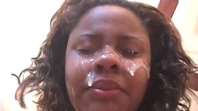 Mtsikana wakuda waku Brazil wachita maliseche pankhope pambuyo pogonana kumatako ndi ndodo yayikulu